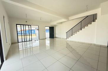 Rumah Teres 2 Tingkat Baru @ Bandar Seremban | Freehold + Gated & Guarded Dari RM581K!