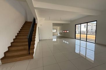 Rumah Teres 2 Tingkat Baru @ Bandar Seremban | Freehold + Gated & Guarded Dari RM581K!