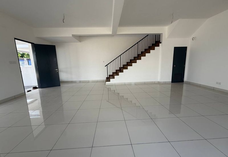 Rumah Teres 2 Tingkat Baru @ Bandar Seremban | Freehold + Gated & Guarded Dari RM581K!
