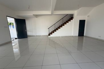 Rumah Teres 2 Tingkat Baru @ Bandar Seremban | Freehold + Gated & Guarded Dari RM581K!