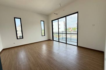 Rumah Teres 2 Tingkat Baru @ Bandar Seremban | Freehold + Gated & Guarded Dari RM581K!