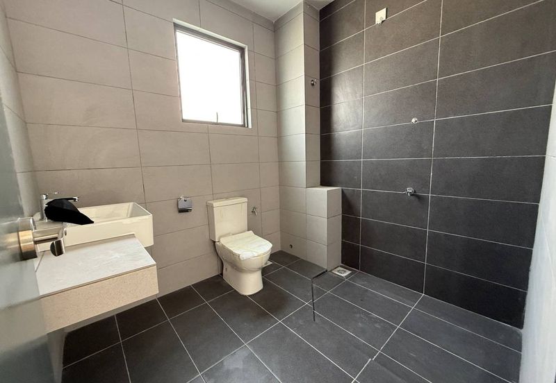 Rumah Teres 2 Tingkat Baru @ Bandar Seremban | Freehold + Gated & Guarded Dari RM581K!