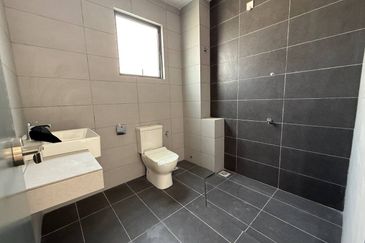 Rumah Teres 2 Tingkat Baru @ Bandar Seremban | Freehold + Gated & Guarded Dari RM581K!