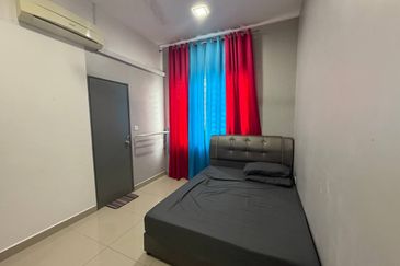 Walk to Mosque! Double Storey @ Taman Irises, Bandar Springhill PD | Freehold + Fully Furnished RM430K!