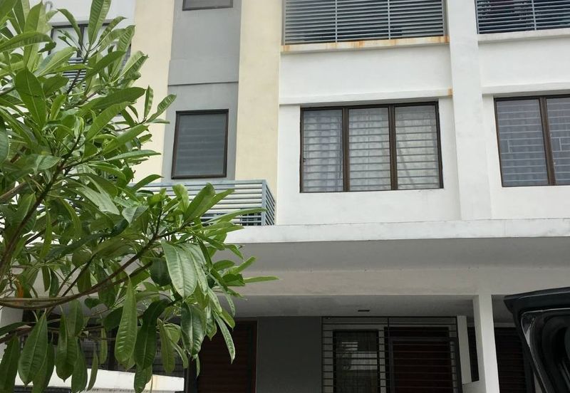 Odora Parkhomes @ 16 Sierra