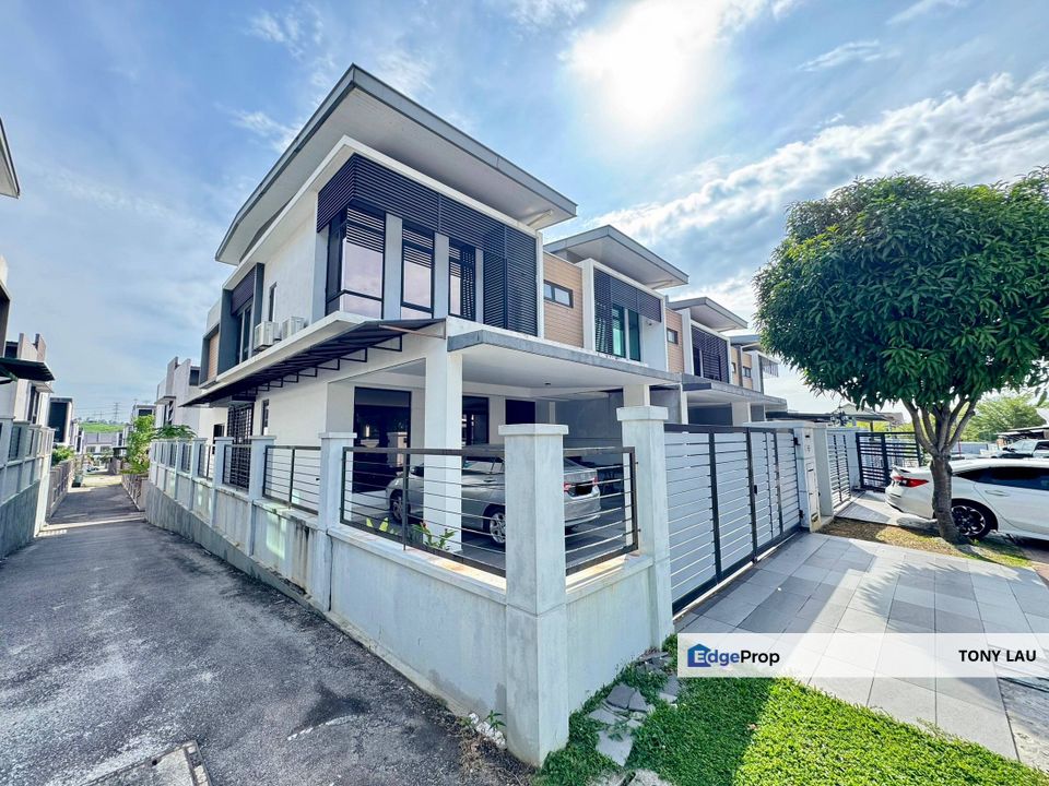 Fully Renovated Superlink End Lot @ Cahaya Alam | Modern Design, Near Surau U12, Selangor, Shah Alam