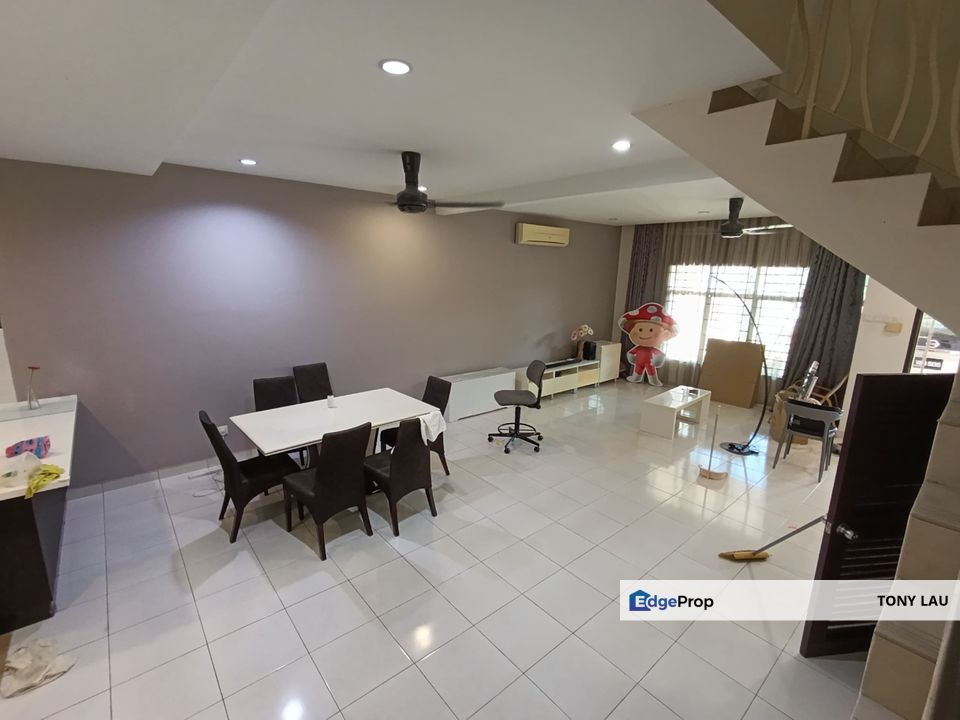 Spacious 20×70, Fully Furnished, Open View, Lots of Parking, Taman Bukit Mewah in Kajang for RM2,200, Selangor, Kajang