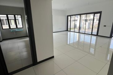 Hevea Elmina Gardens