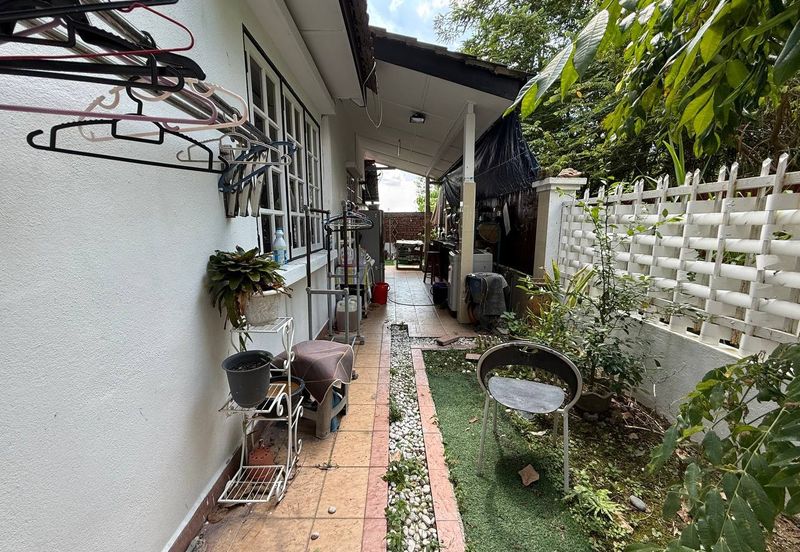 Freehold Bungalow With Big Land, Great Privacy, Great Potential - Hills Residence, Country Homes, Rawang