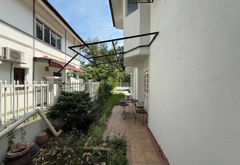 Freehold Bungalow With Big Land, Great Privacy, Great Potential - Hills Residence, Country Homes, Rawang