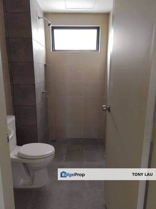 Freehold 3-Bed Unit with 2 Parking at RM290K Only - Residensi Zahra 1, Semenyih, Selangor, Semenyih