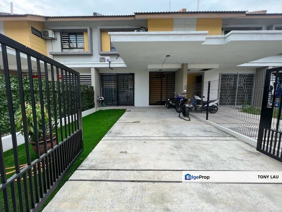 Freehold 2-Storey Terrace Near KLIA in Bandar Mahkota Banting, Only RM425K, Selangor, Banting