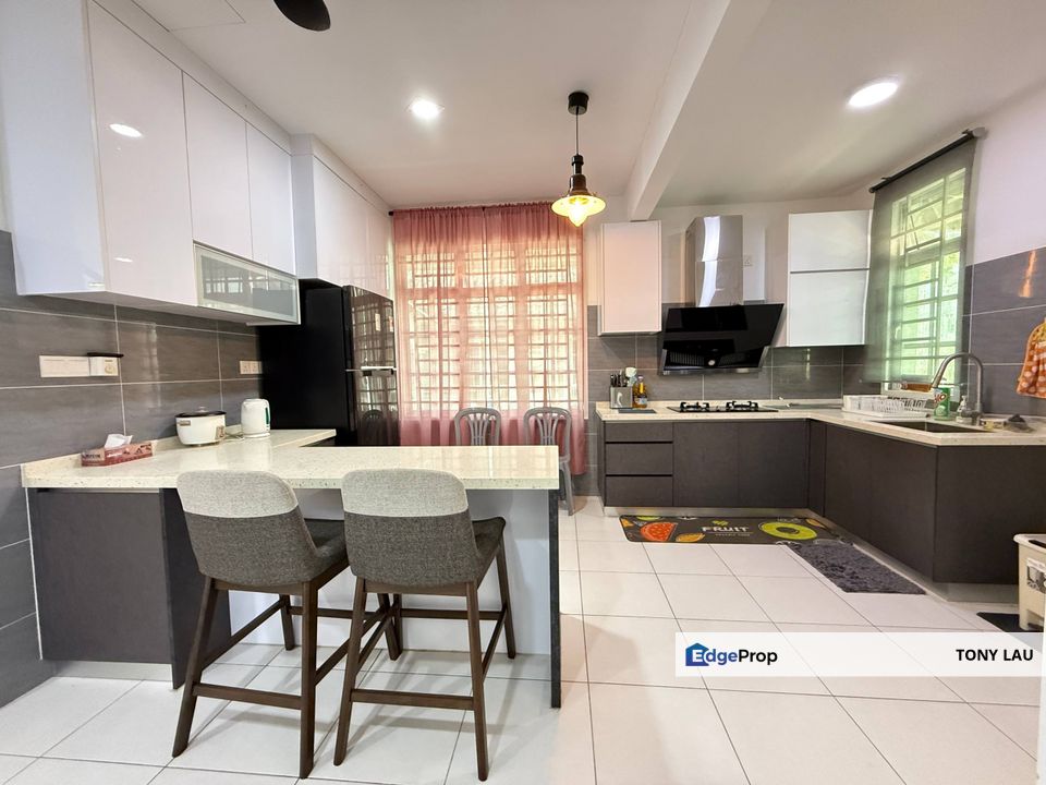 Fully Renovated English-Style Bungalow on 4,004 sqft Land in Ayer Keroh, Melaka, Melaka, Ayer Keroh