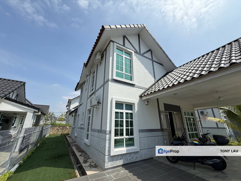 Fully Renovated English-Style Bungalow on 4,004 sqft Land in Ayer Keroh, Melaka, Melaka, Ayer Keroh