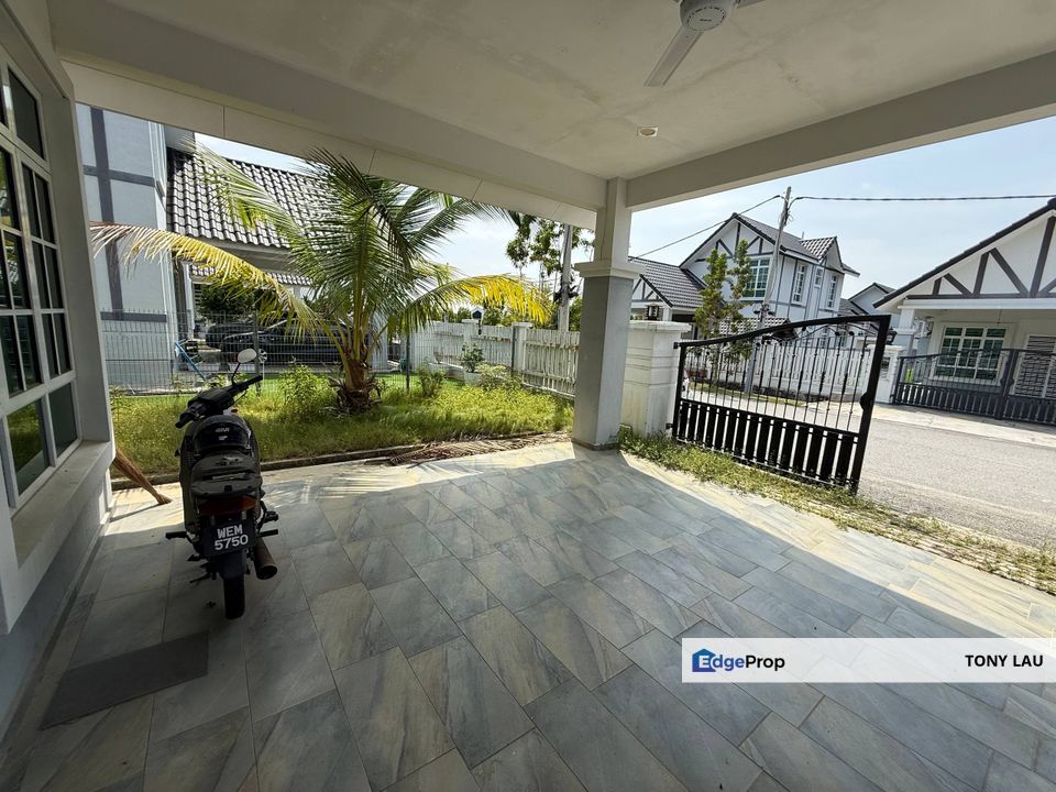 Fully Renovated English-Style Bungalow on 4,004 sqft Land in Ayer Keroh, Melaka, Melaka, Ayer Keroh