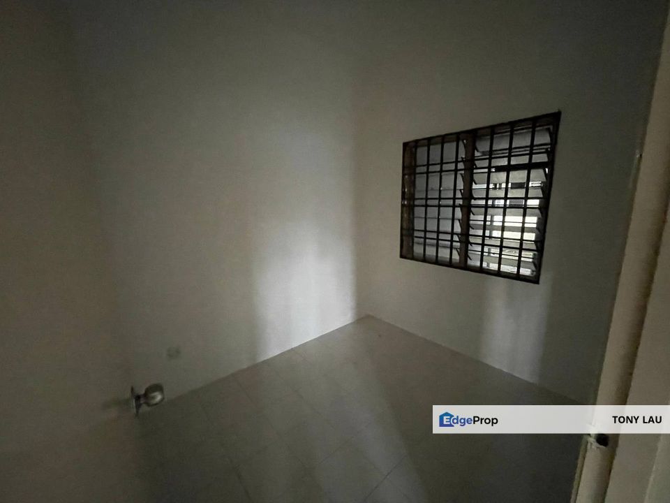 Freshly Renovated Spacious 4-Bedroom Double Storey Terrace in Taman Tasik Puchong, Puchong – RM650K, Selangor, Puchong