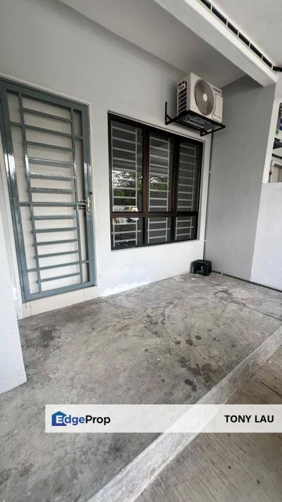 Gated & Guarded Ground Floor 3-Bedroom Townhouse for Rent in Villa Kesuma, Semenyih – Facing Playground, RM1,100, Selangor, Semenyih