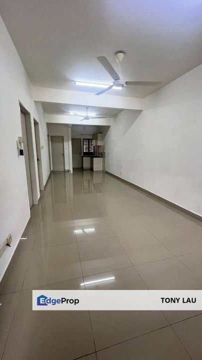  Gated & Guarded Ground Floor 3-Bedroom Townhouse for Rent in Villa Kesuma, Semenyih – Facing Playground, RM1,100, Selangor, Semenyih