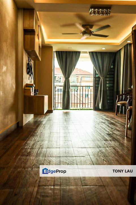 FULLY RENOVATED!  | NICE VIEW & BRICK FACADE  | 3-Bed + 2 Parking Pangsapuri Alam Budiman U10 Shah Alam, Selangor, Shah Alam