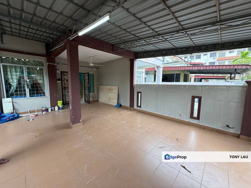 NEWLY RENOVATED! Freehold 2-Sty Terrace Taman Bukit Semenyih, Selangor, Semenyih