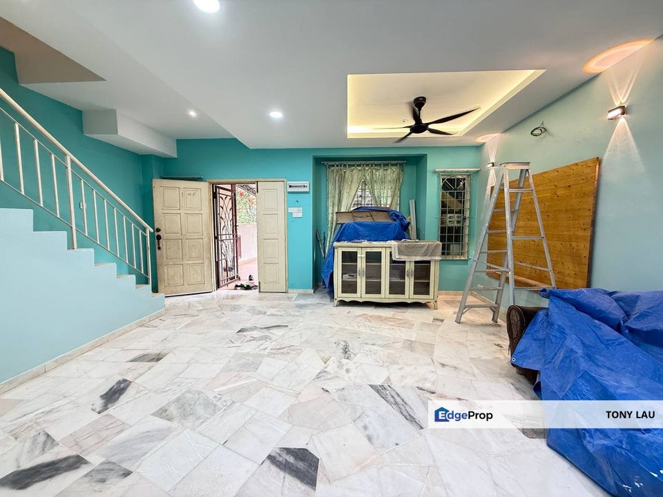 NEWLY RENOVATED! Freehold 2-Sty Terrace Taman Bukit Semenyih, Selangor, Semenyih