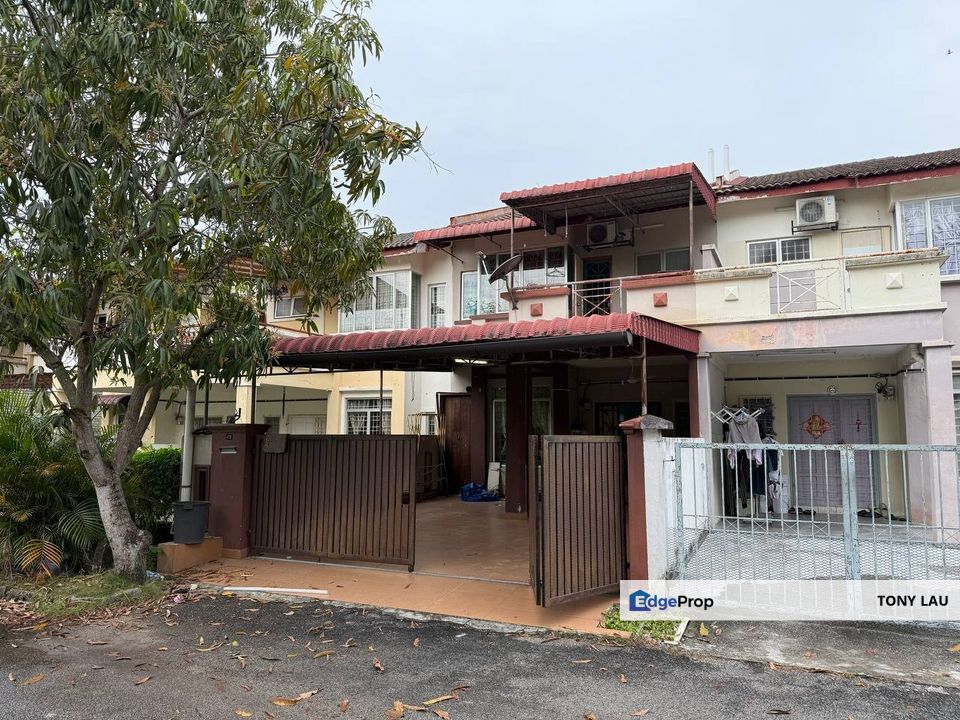 NEWLY RENOVATED! Freehold 2-Sty Terrace Taman Bukit Semenyih, Selangor, Semenyih