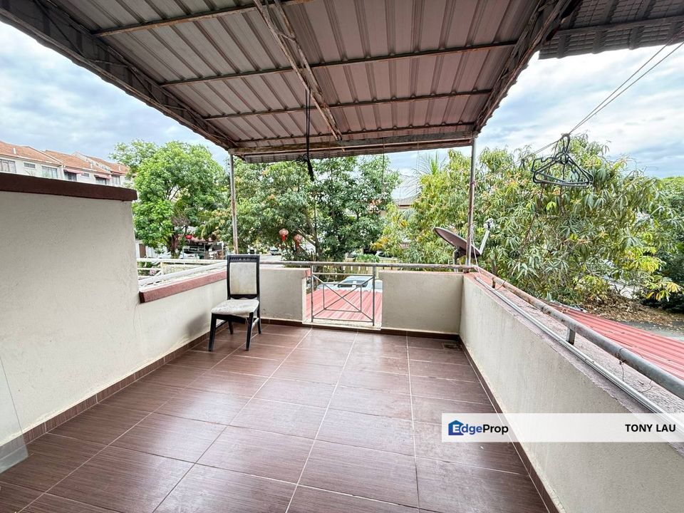 NEWLY RENOVATED! Freehold 2-Sty Terrace Taman Bukit Semenyih, Selangor, Semenyih