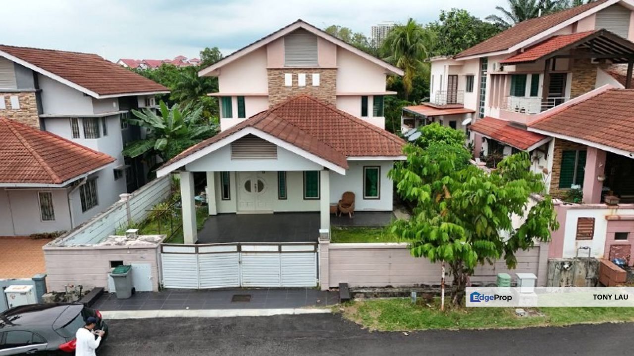 HUGE 4,185sf LAND! Freehold 2-Sty Bungalow Exclusive 4-Bed Cenderawasih Enstek, Negeri Sembilan, Nilai