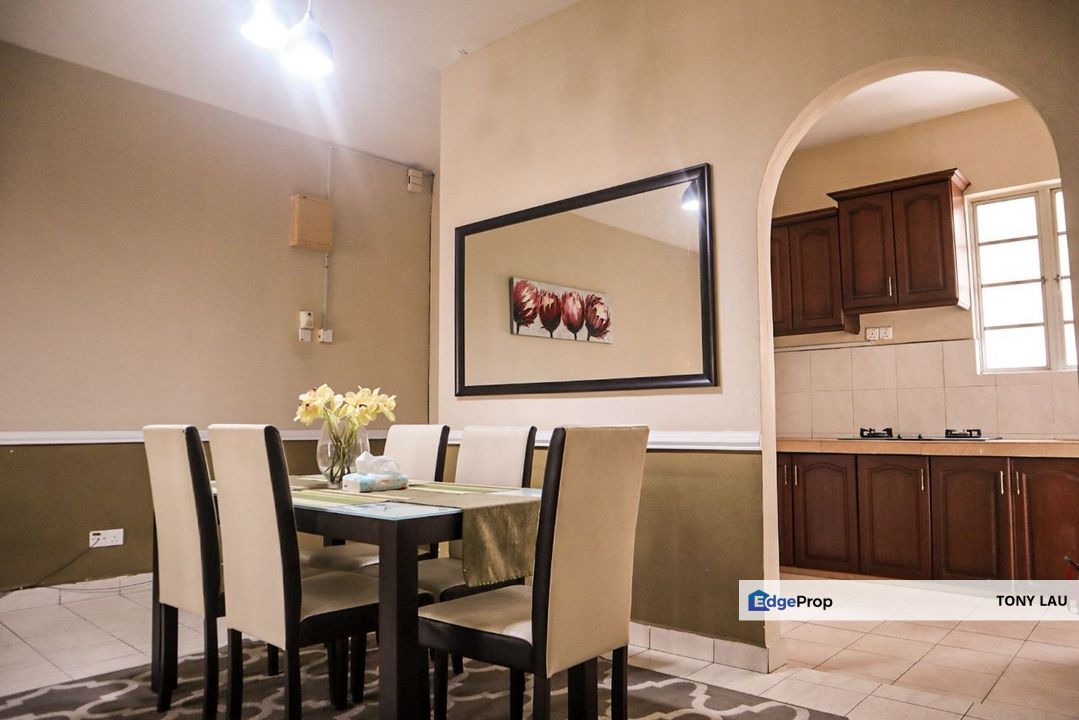 THE MOST BEAUTIFUL UNIT! Free Furniture Kristal Condo Seksyen 7, Shah Alam, Selangor, Shah Alam