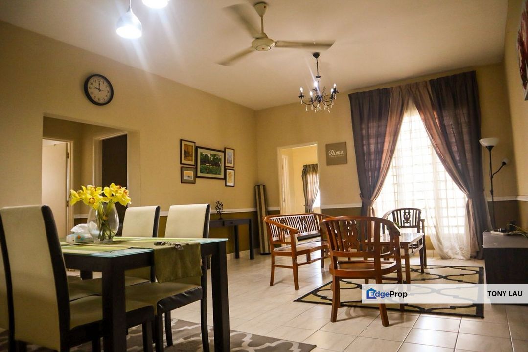 THE MOST BEAUTIFUL UNIT! Free Furniture Kristal Condo Seksyen 7, Shah Alam, Selangor, Shah Alam