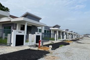 VILLA IDAMAN TANAH HITAM, CHEMOR