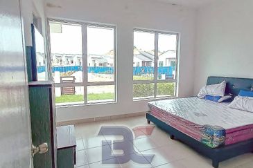 VILLA IDAMAN TANAH HITAM, CHEMOR