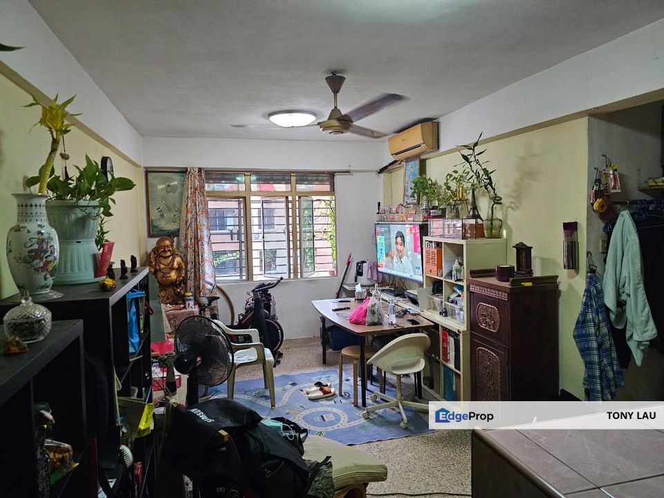 3 bedroom walk-up apartment-Kenanga Apartment-Bukit Kinrara-2nd Floor, Selangor, Puchong