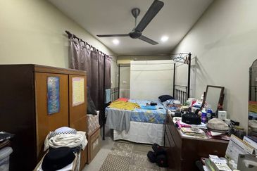 2 storey terrace fully extended below market value, Taman Melawati!!