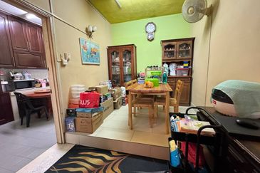 2 storey terrace fully extended below market value, Taman Melawati!!