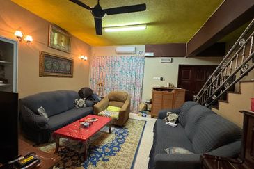 2 storey terrace fully extended below market value, Taman Melawati!!