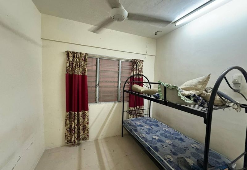 Residensi Bistaria, Ukay Bistari