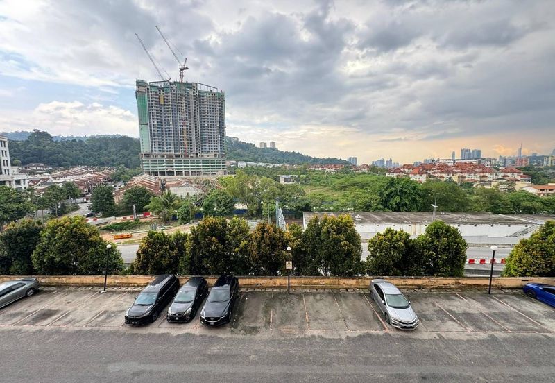 Residensi Bistaria, Ukay Bistari