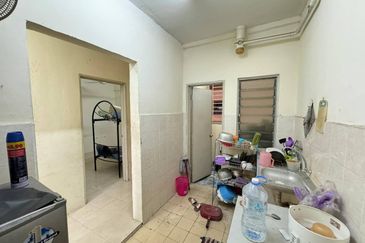 Residensi Bistaria, Ukay Bistari