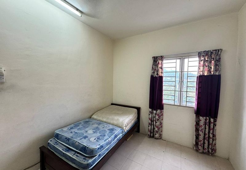 Residensi Bistaria, Ukay Bistari