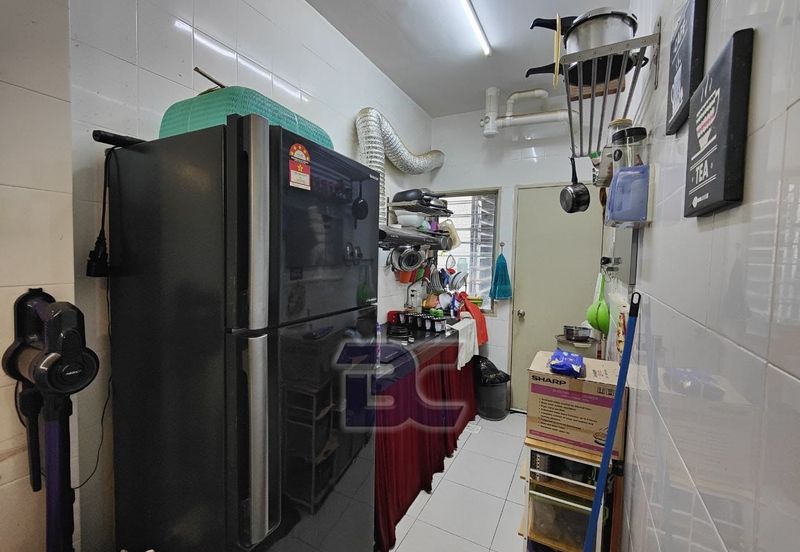 Pangsapuri Akasia, Bandar Botanic