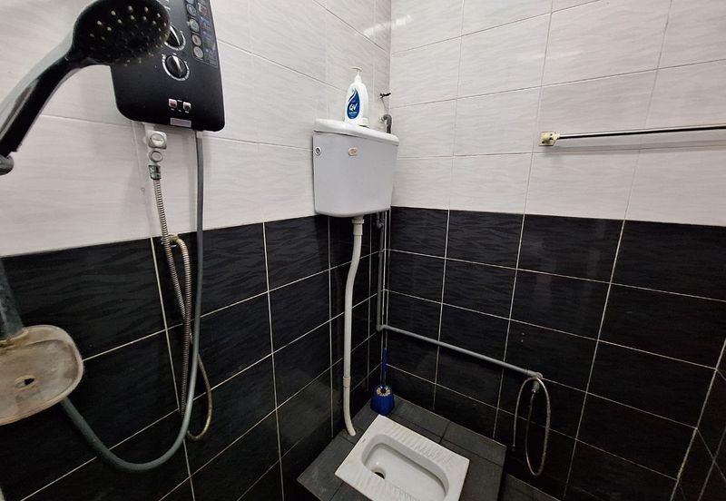 Single Storey Terrace at Taman Cadia, Bandar Putera 2, Klang-Renovated