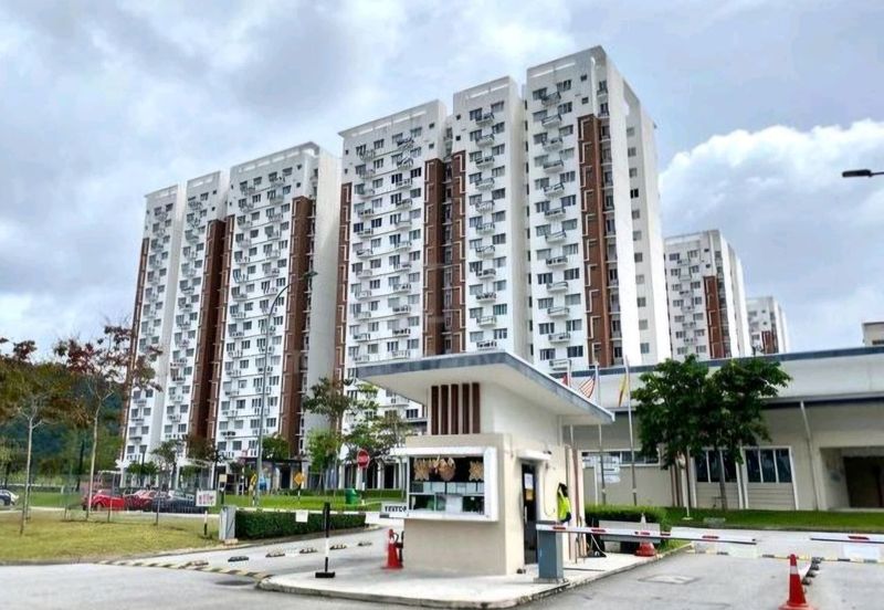 De Bayu Apartment @ Setia Alam
