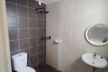 De Bayu Apartment @ Setia Alam