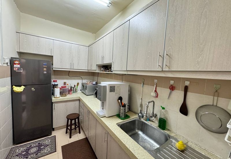 Residensi Bistaria, Ukay Bistari