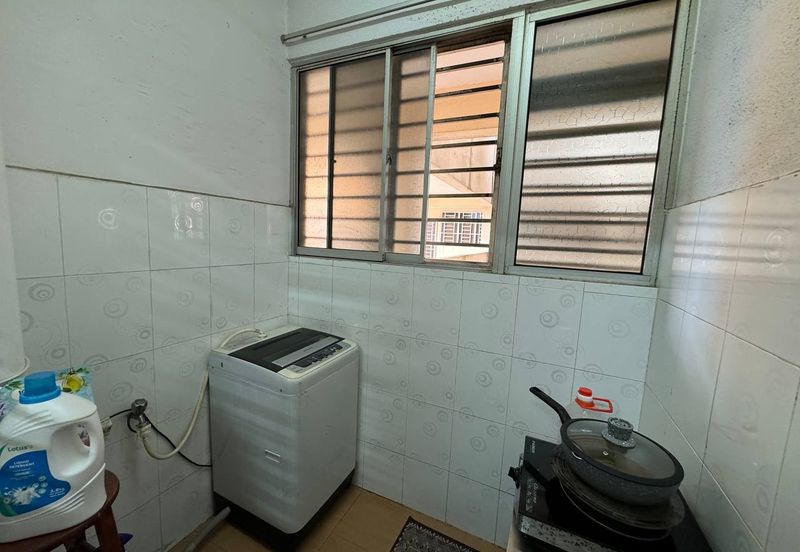 Residensi Bistaria, Ukay Bistari