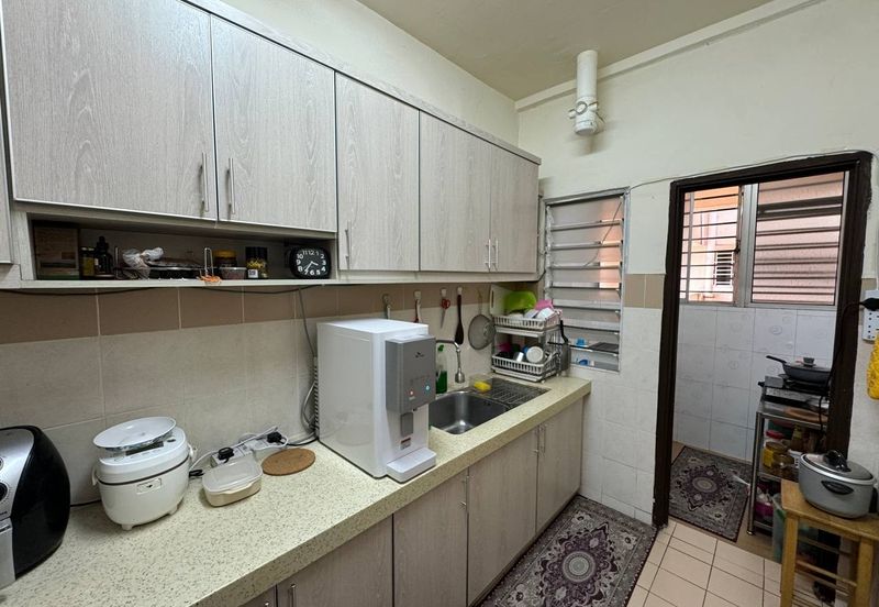 Residensi Bistaria, Ukay Bistari