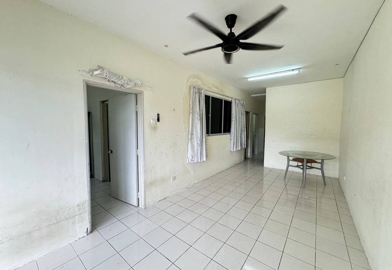 Residensi Bistaria, Ukay Bistari