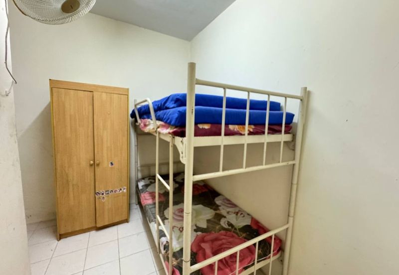 Residensi Bistaria, Ukay Bistari