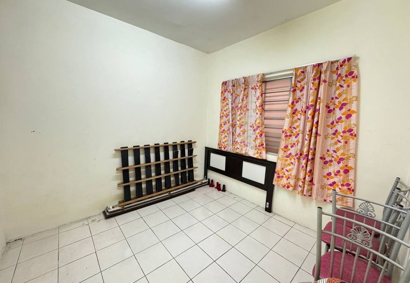 Residensi Bistaria, Ukay Bistari